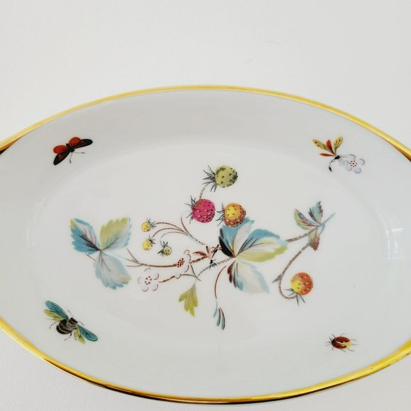 Royal Worcester Strawberry Fair Gold Trim Oval Baking Dish, Size 8, Butterfly - Picture 3 of 14